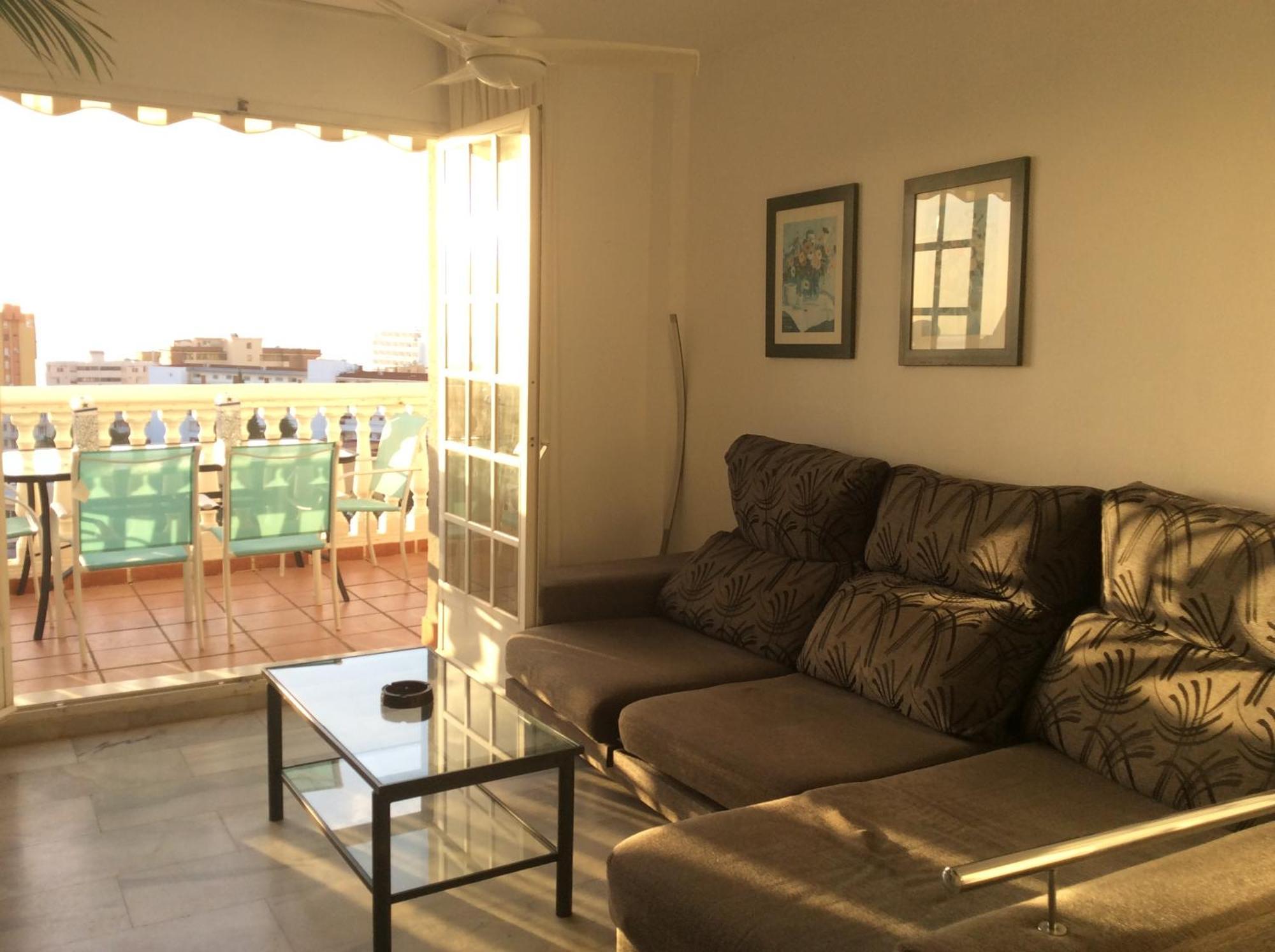 Tres Carabelas Torremolinos Bilik gambar